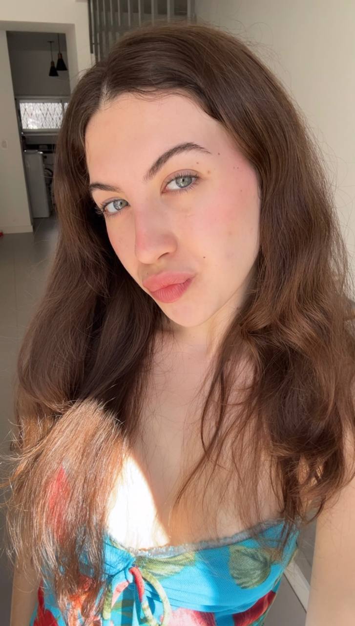 Nude girl Amber in Valencia