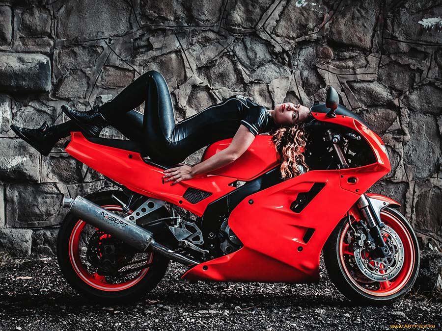 Beautiful girl Beautiful girls and motorcycles in Valencia