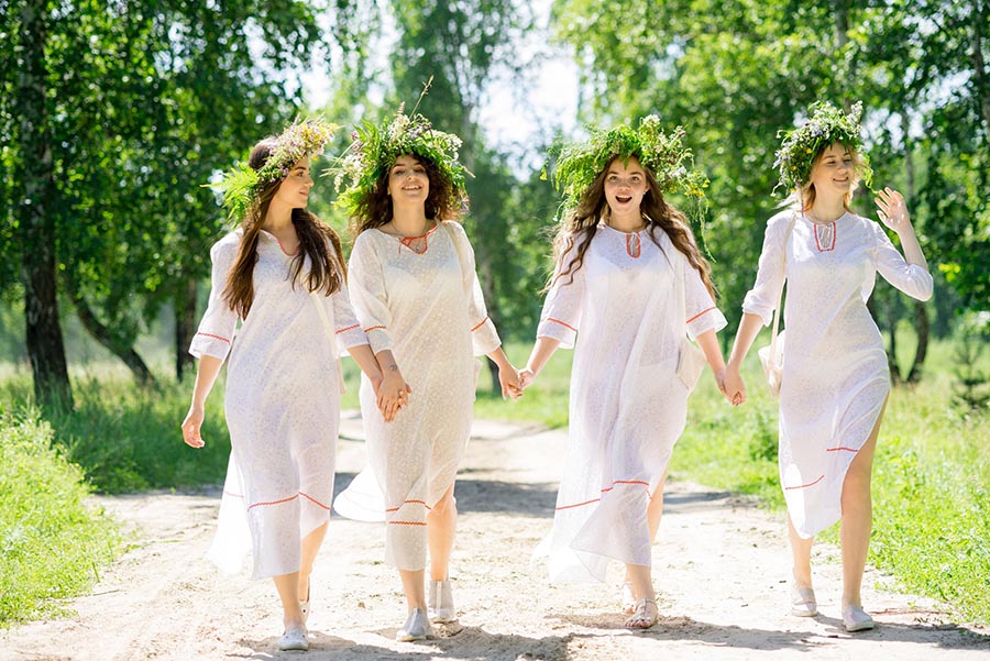 A cozy shot with Slavic girls — straight from Valencia