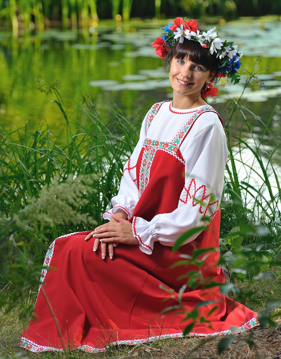 Beautiful girl Girls in Slavic costumes in Valencia