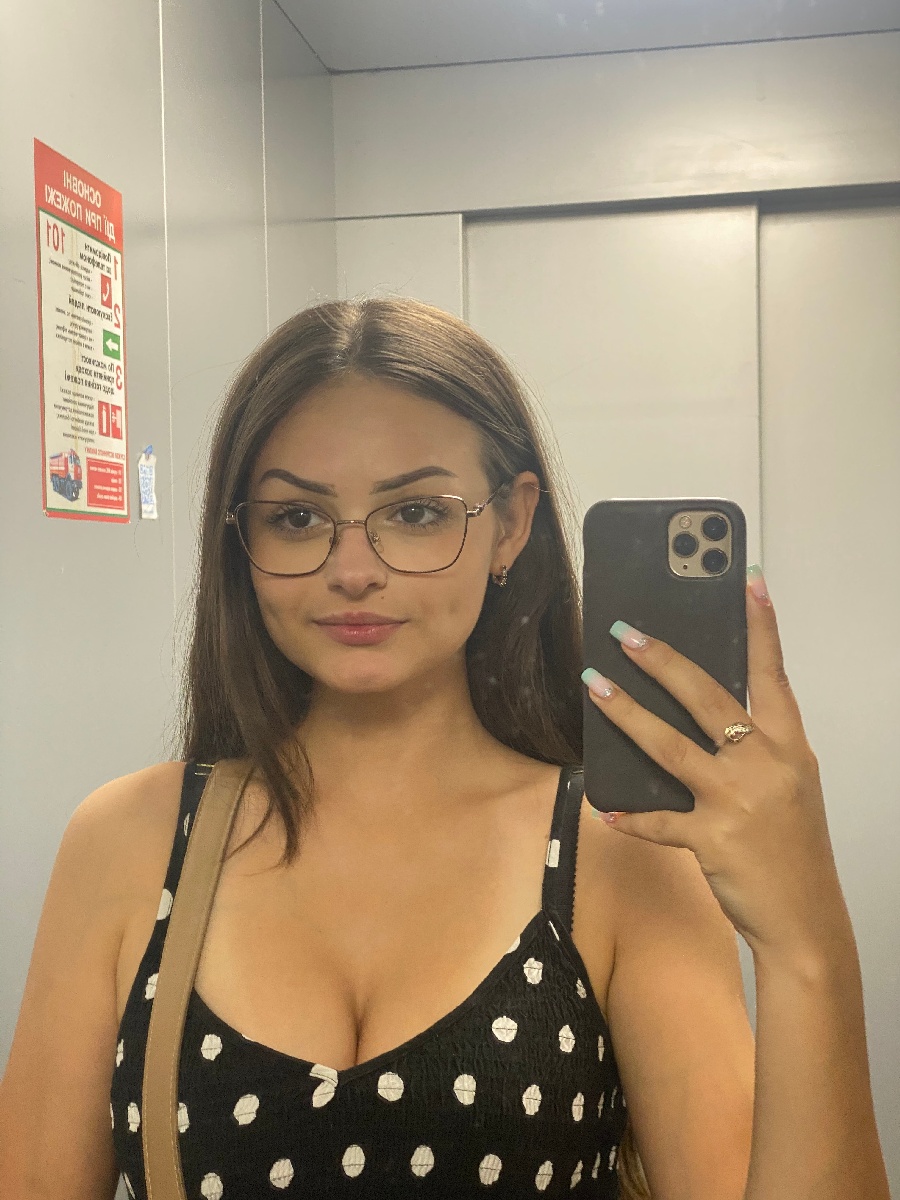 Sexy model Stacy in Valencia