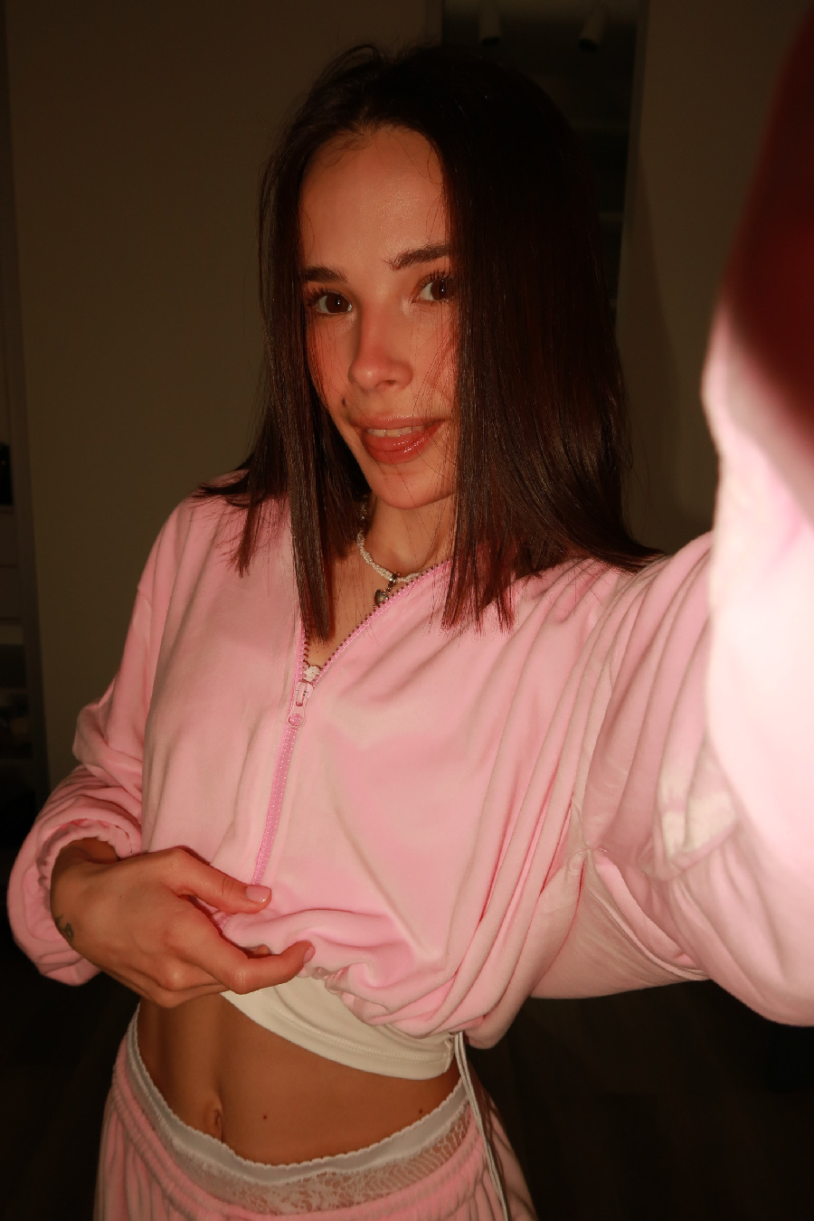 Tina brings the glow — live moments in Valencia